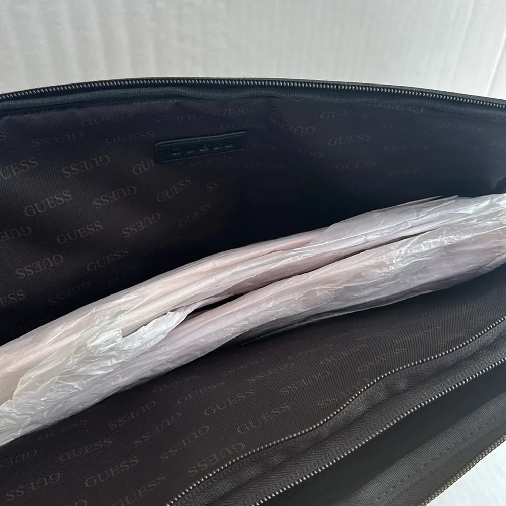 New GUESS Vezzola Smart Briefcase With Pocket